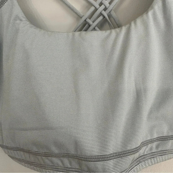 Southern Tide Nessa Skip Stripe Light Grey Performance Sports Bra Size XL NWT - Picture 2 of 9